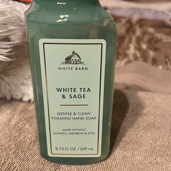 Bath & Bodyworks White Barn White Tea & Sage foaming hand soap no parabens - Picture 3 of 5
